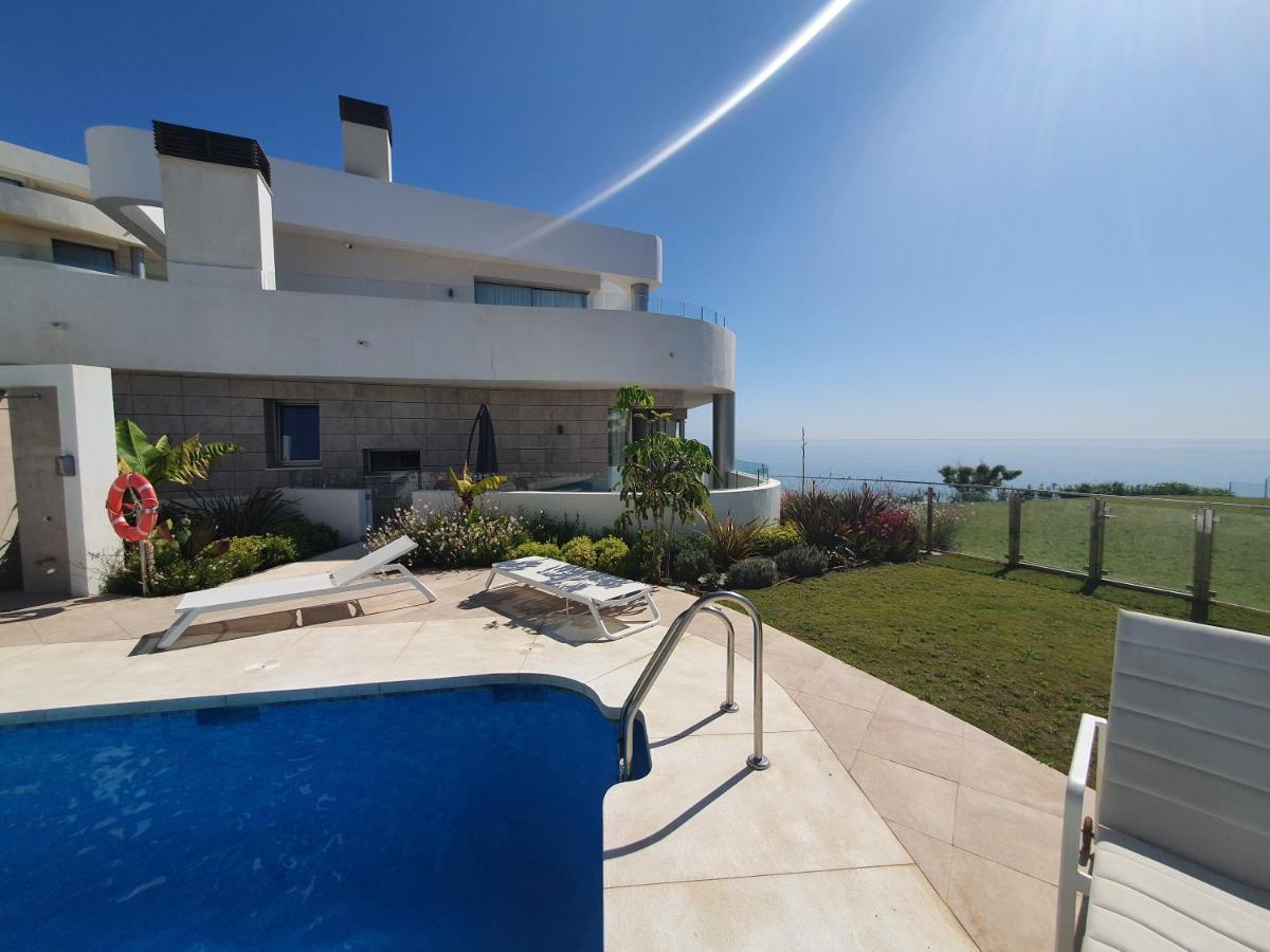 Luxury Beachfront Apartment With Pool, Sauna, Fitness And Gym In Province Malaga, Andalusia Mijas Eksteriør billede