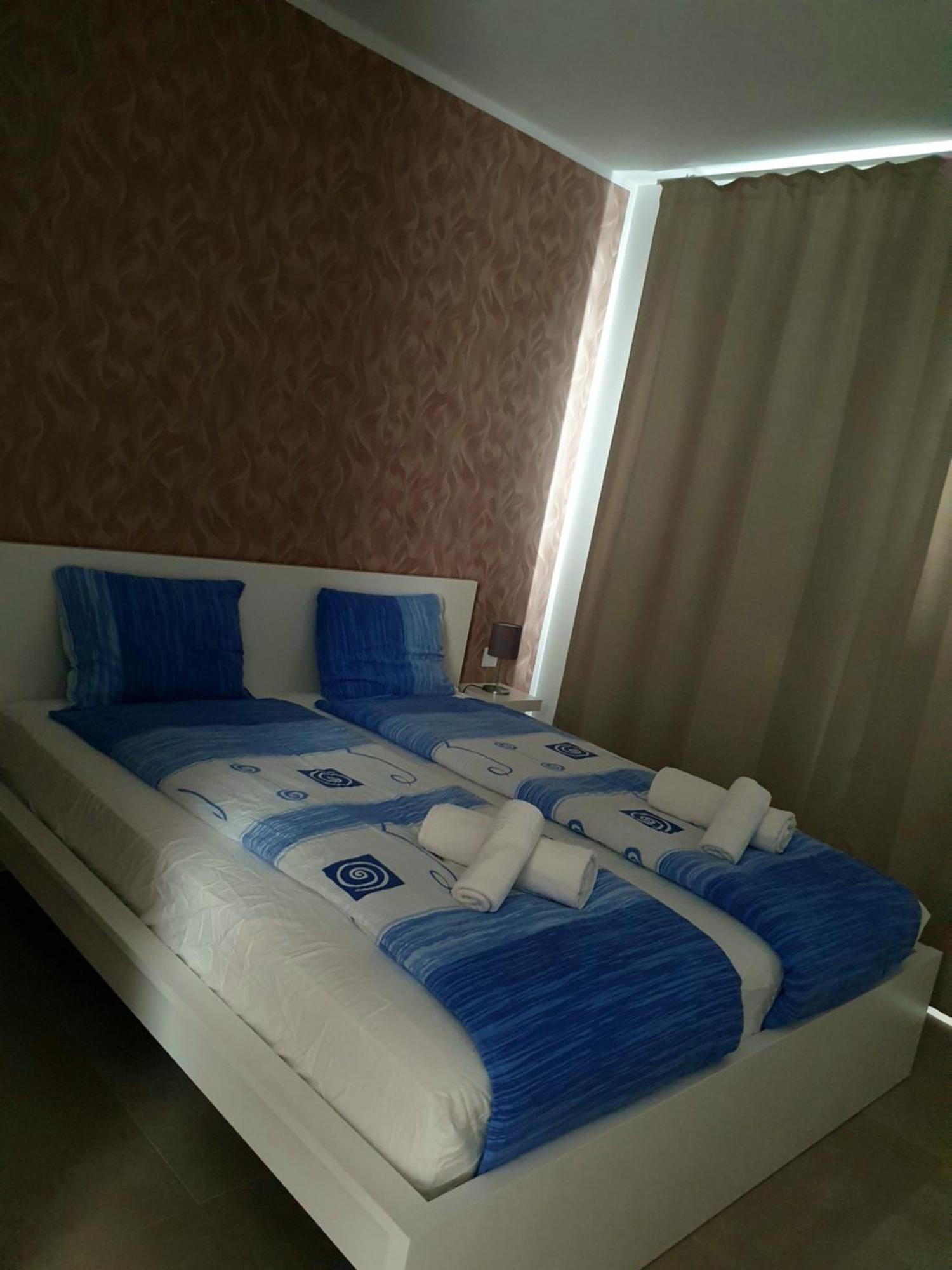 Luxury Beachfront Apartment With Pool, Sauna, Fitness And Gym In Province Malaga, Andalusia Mijas Eksteriør billede