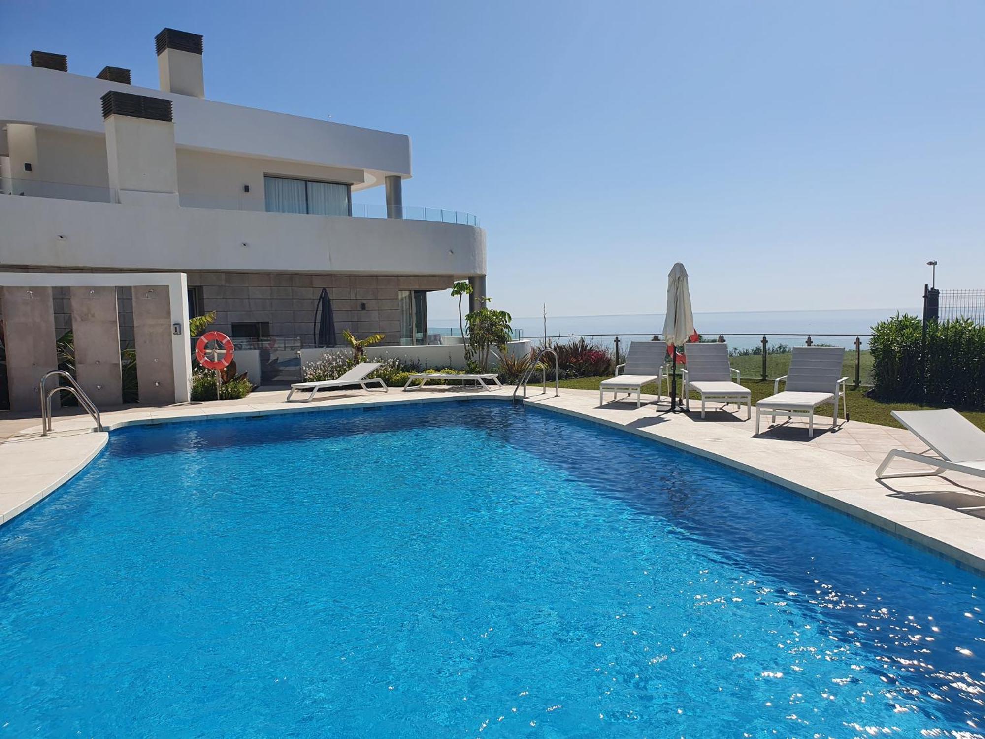 Luxury Beachfront Apartment With Pool, Sauna, Fitness And Gym In Province Malaga, Andalusia Mijas Eksteriør billede